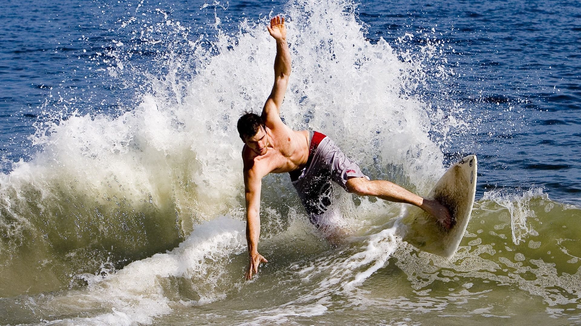 德甲领头羊：拜仁连续15场不败，优势明显，拜仁德甲连冠